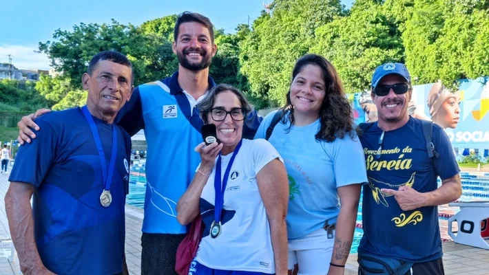 Atleta baiana 50+ bate recorde no 1º Concurso Master de Natação de 2024