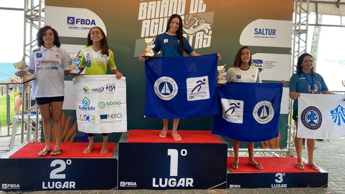 Atletas do Yacht Clube vencem prova principal do Campeonato Baiano de Águas Abertas