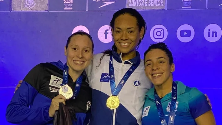 Celine Bispo garante medalha de ouro nos 50m borboleta do Campeonato Paulista de Inverno